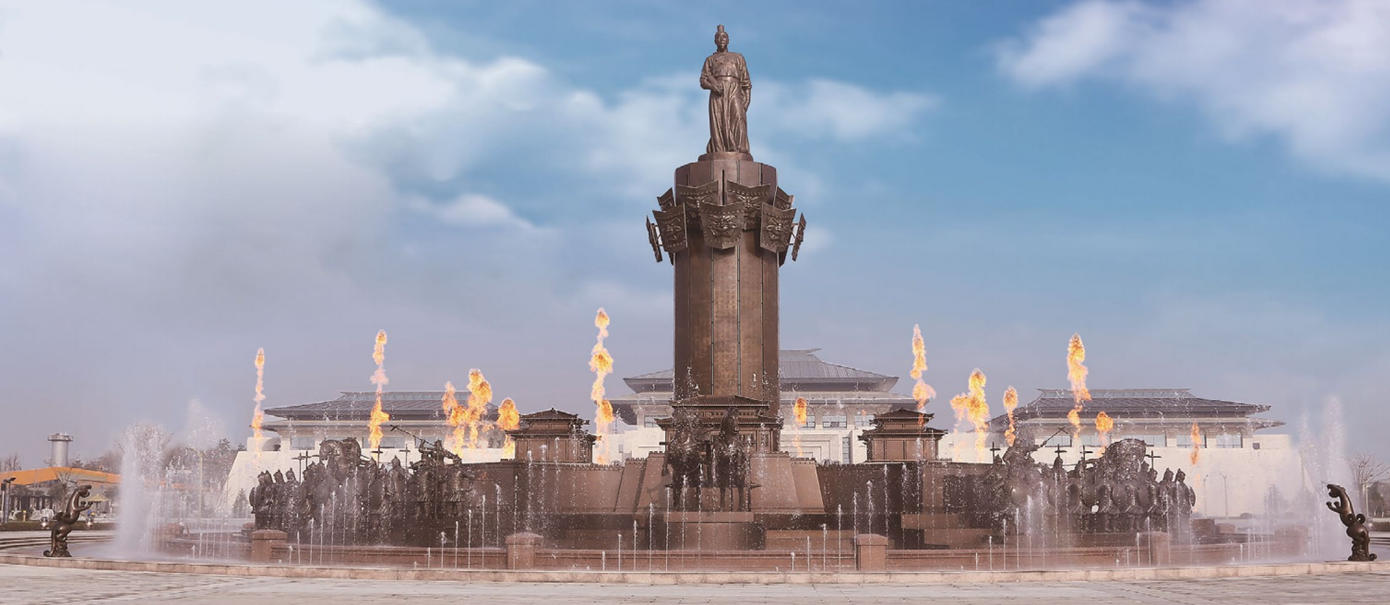 《孫武頌》動(dòng)感雕塑依據(jù)孫子軍事文化思想，采用現(xiàn)代雕塑藝術(shù)設(shè)計(jì)而成。該動(dòng)感雕塑運(yùn)用了先進(jìn)的數(shù)字技術(shù)，采用激光、音響、焰火、水霧、轉(zhuǎn)動(dòng)、燈光、噴泉等有機(jī)組合，生動(dòng)演繹了古代戰(zhàn)爭場面，場景高潮迭起、五彩繽紛、雄渾博大、震撼人心，是目前科技含量最高、工藝最復(fù)雜、藝術(shù)效果最佳的景觀動(dòng)態(tài)雕塑典范。.jpg